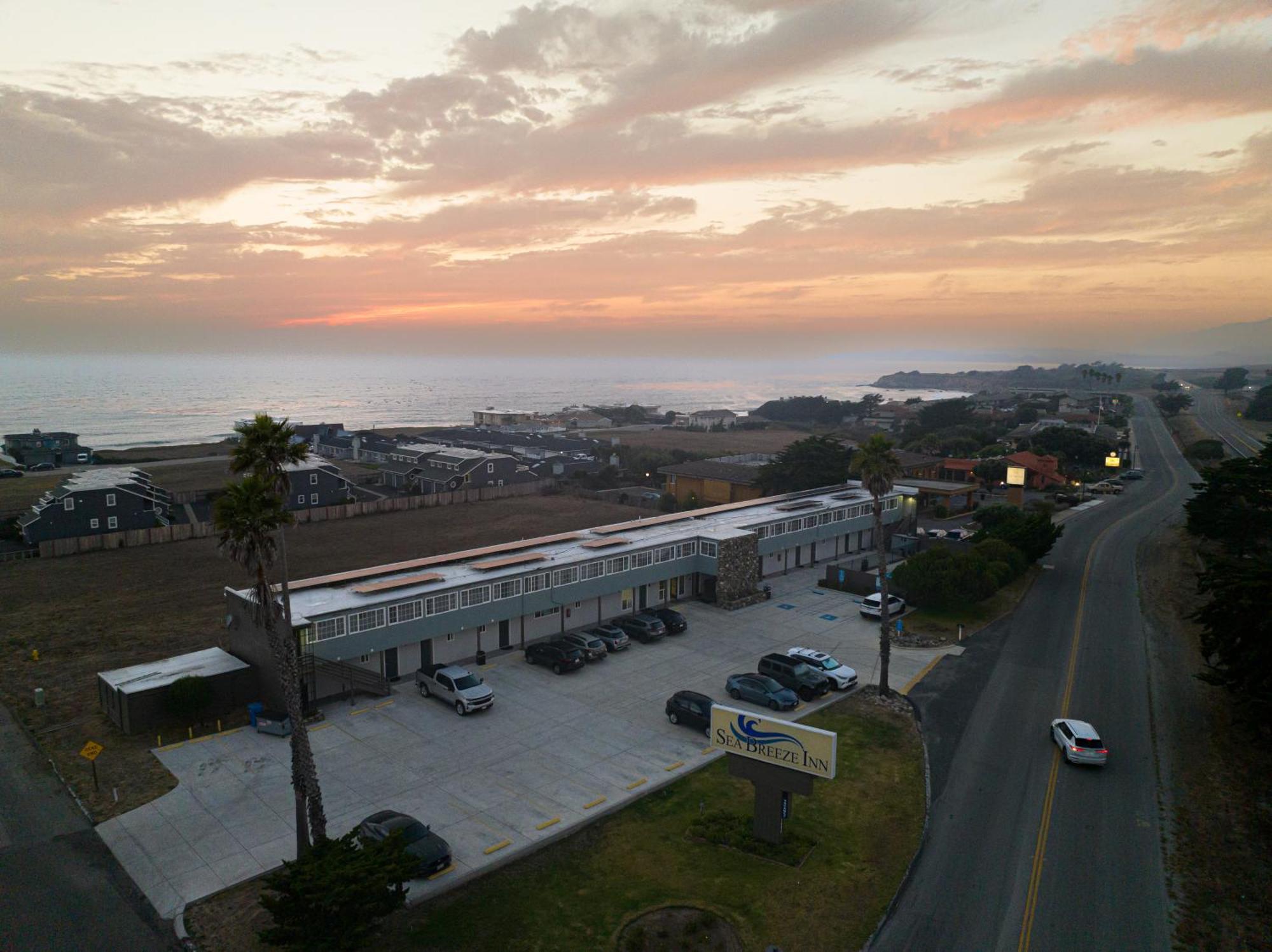 Sea Breeze Inn - San Simeon Extérieur photo